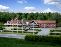 Nilles Kro ligger ca 16 km från Århus centrum, i ett vacker område mitt i den fridfulla naturen.