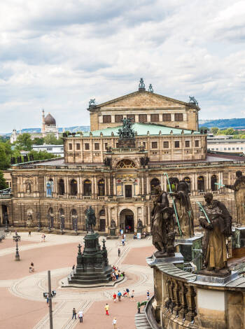 Tillbringa en underhållande kväll i Dresdens historiska operahus, Semperoper
