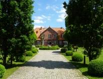 Romatik Hotel Friederikenhof är trivsamt inrett i den vackra herrgården belägen ca 10 km söder om Lübeck.
