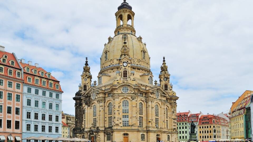 Dresdens gamla stadsdel som också är ett historiskt och kulturellt centrum fyllt med vackra byggnader.