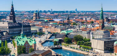 Etwa 10 Kilometer vom Hotel entfernt liegt Kopenhagen, die alles bietet, was Sie von einer Stadt erwarten.