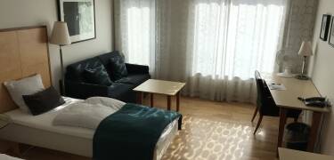 Die Hotelzimmer sind modern und stilvoll eingerichtet.