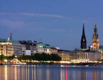 Dette  4.5-stjernes hotellet ligger rett ved sentrum av hansabyen Hamburg.