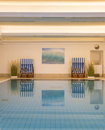 Der 32°-Wellnessbereich des Hotels, das Dünenbad, bietet eine Saunalandschaft, verschiedene Pools, Dampfbäder und Solarien.