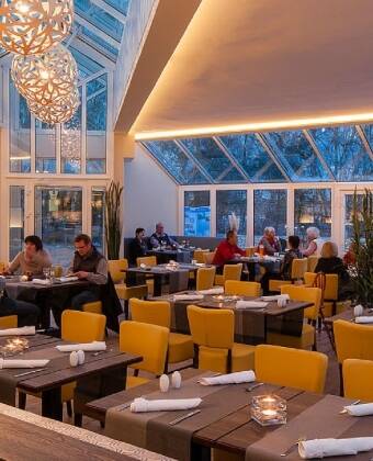 Das hoteleigene gemütliche Restaurant Sonnenrose bietet eine große Auswahl an köstlichen Abendgerichten.