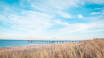 Det 4-stjärniga hotellet ligger mitt i naturen nära den populära badstranden Weissenhäuser Strand i Schleswig-Holstein.