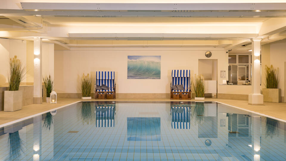 Der 32°-Wellnessbereich des Hotels, das Dünenbad, bietet eine Saunalandschaft, verschiedene Pools, Dampfbäder und Solarien.