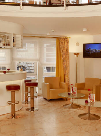 In the evening, the lobby bar is a nice place to wind down.