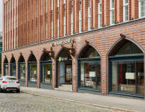 H+ Hotel Lübeck enjoys a superb location in the heart of Lübeck, close to the Holstentor and the charming UNESCO-listed Altstadt.