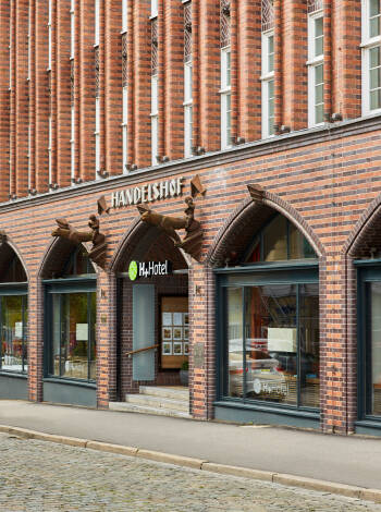 H+ Hotel Lübeck har ett fantastiskt läge i centrala Lübeck, nära Holstentor och den charmiga UNESCO-listade stadsdelen Altstadt