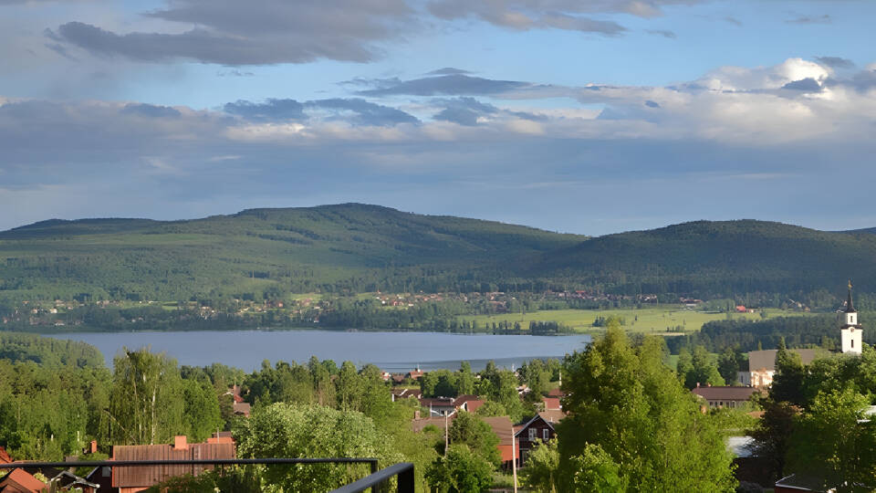 With the breathtaking and beautiful view from the hotel, you can see across Lake Siljan.