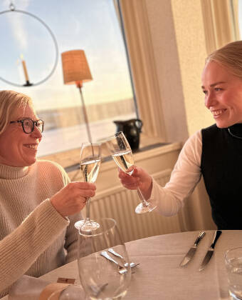 Upplev den fantastiska restaurangen på hotellet. Fjällrestaurangen använder lokala råvaror från Jämtland och Härjedalen.