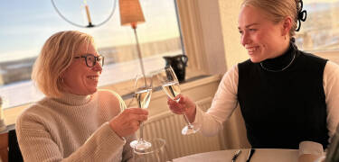 Experience the great restaurant in the hotel. Fjällrestaurangen uses local produce from Jämtland and Härjedalen.