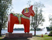 In Nunäs werden seit 1928 Dalapferde hergestellt – besichtigen Sie die Fabrik und erleben Sie, wie die berühmten Pferde produziert werden.