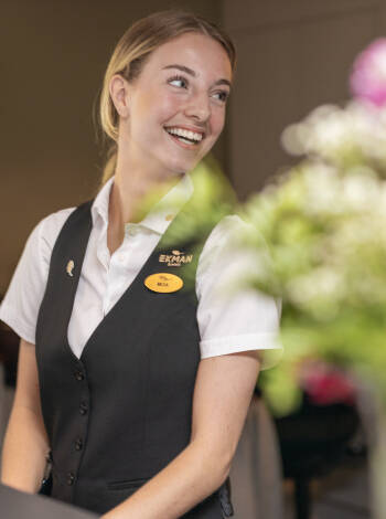 Hotellets vänliga och hjälpsamma personal hjälper gärna till med tips under er semester.