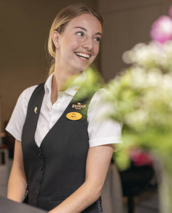 Hotellets vänliga och hjälpsamma personal hjälper gärna till med tips under er semester.