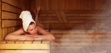 Or take a refreshing dip and warm up in the sauna at Strömstad's cold baths.