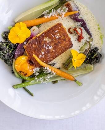 Brasseriet på Strandhotellet Mols serverer sesongbaserte retter laget av de beste råvarene.