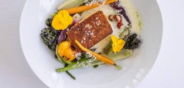 Brasseriet på Strandhotellet Mols serverer sesongbaserte retter laget av de beste råvarene.