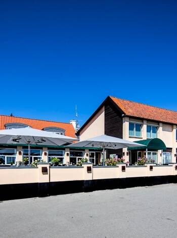 Matupplevelser står i fokus på Strandhotellet Mols, och hotellets brasserie är en av dess stora höjdpunkter.