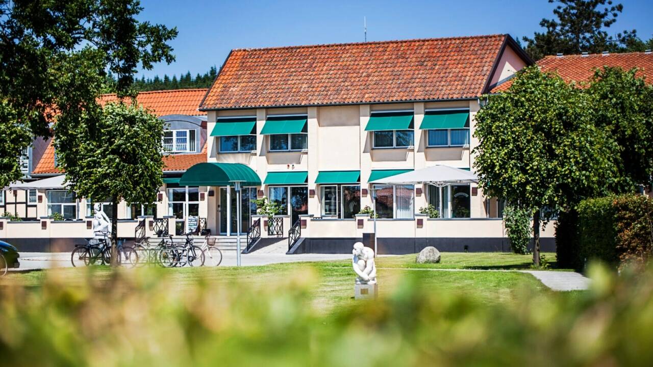 Strandhotellet Mols welcomes you to its beautiful surroundings.