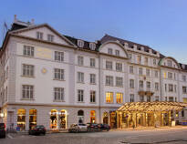 Erleben Sie den historischen Charme des Hotel Royal Aarhus, das seit 1838 Gäste empfängt.