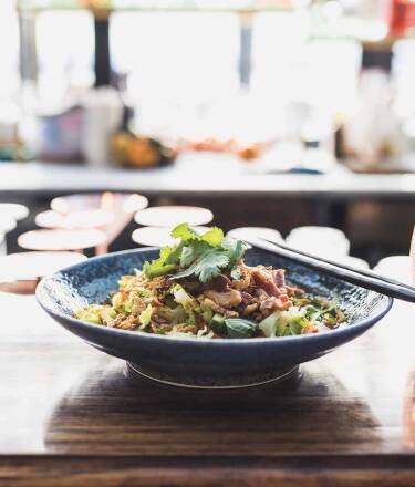 På The Steam Hotel finner ni hela tre restauranger där ni bland annat kan smaka på asiatisk fusion.