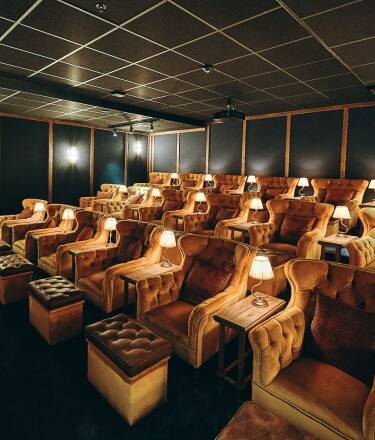 Hotel facilities include a cinema, karaoke, table tennis and shuffleboard.
