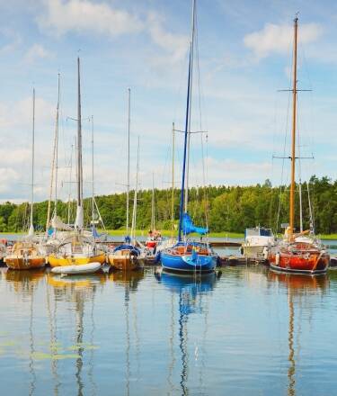Hotellet bjuder på ett fint och centralt läge vid marinan i Västerås.