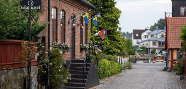 Upplev Åhus med sin unika blandning av kultur och natur.