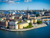 Hotellet ligger kun 8 minutter med tog fra det centrale Stockholm.