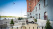 Elite Hotel Marina Tower Stockholm tilbyder komfortabel indkvartering i unikke omgivelser ved vandet.
