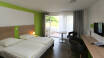 Hotellets farverige charme er gennemført og understreges af de lyse og hyggelige værelser.