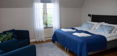Die Zimmer sind renoviert, komfortabel und gemütlich.