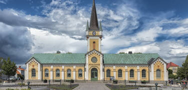 Oplev det hyggelige Borgholm, der også huser mange seværdigheder. Besøg kirker og slotte, museer og cafeer og meget, meget mere.