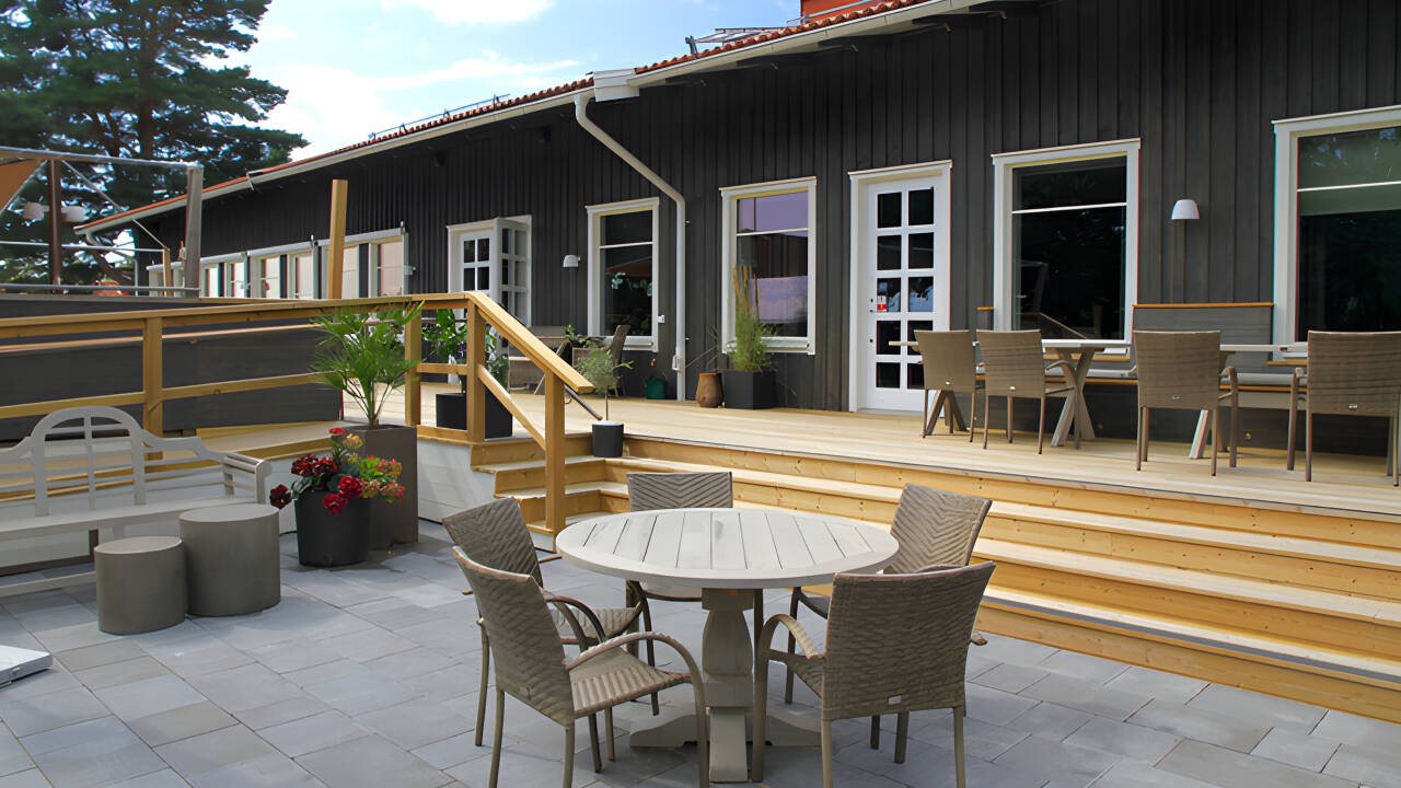 Dette hotel har en smuk beliggenhed i rolige og maritime omgivelser.