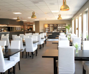 I hotellets trevliga restaurang serveras god och vällagad mat