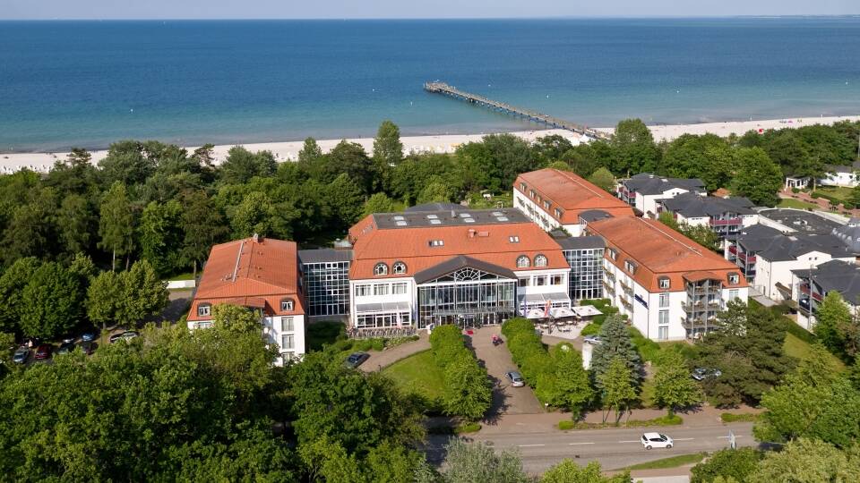 Seehotel Grossherzog ligger tæt på byens centrum i et grønt område og har en fantastisk udsigt over parken og havet.