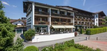 Sporthotel Austria ligger roligt blandt bjergene i Tyrol og tilbyder et skønt udgangspunkt for afslapning og oplevelser.