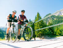 Området är perfekt för vandrimg och cykling. Ni kan låna cyklar gratis på hotellet.