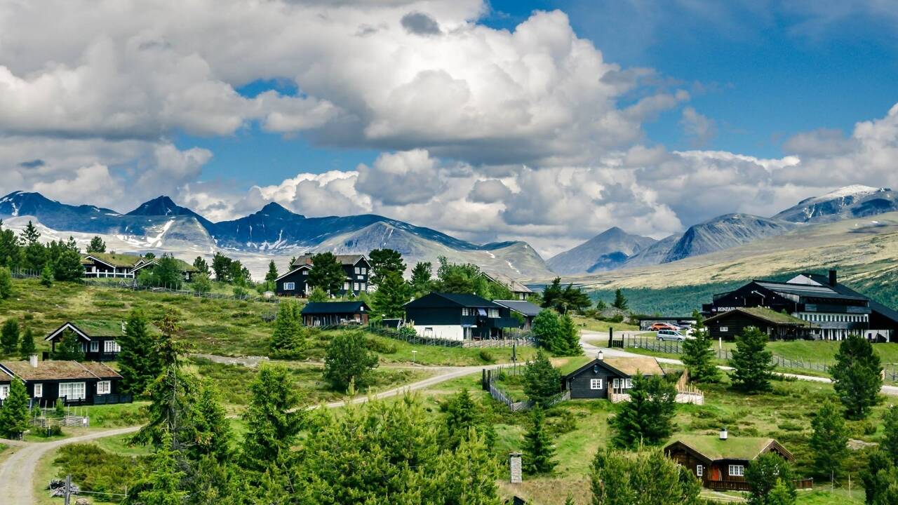 Hotel Rondablikk er et typisk fjellhotell med en vakker beliggenhet ved Rondane nasjonalpark.