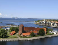 Tag med ressällskapet till Korsør Slott som härstammar från 1300-talet.