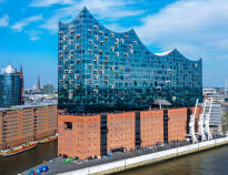 Læg vejen forbi Elbphilharmonie, det fantastisk designede operahus i Hamborg.