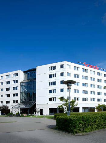 Hotellet ligger bara 4 km utanför Århus centrum och erbjuder en bra bas för att uppleva stadens många möjligheter.