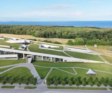 Aarhus bietet viele Sehenswürdigkeiten wie die Altstadt, Marselisborg, das Moesgaard-Museum und Tivoli Friheden.