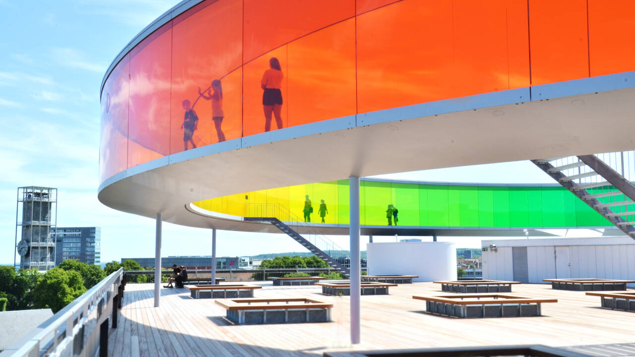 Aarhus bietet zahlreiche kulturelle Attraktionen wie z. B. das ARoS Aarhus Kunstmuseum.