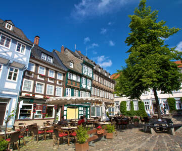 In weniger als 15 Minuten erreichen Sie eine der schönsten mittelalterlichen Städte Deutschlands, Goslar.