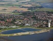 Hotel Dorn is centrally but quietly located in the cosy Schleswig-Holstein port town of Büsum, right on the North Sea.