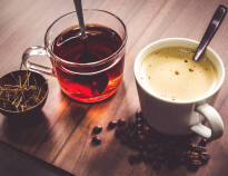 Nyd en varm kop fra kaffe/te stationen om eftermiddagen.