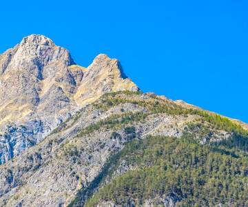 Mit der TirolWest Card, die im Aufenthalt inklusive ist, profitieren Sie von kostenlosen Fahrten mit ausgewählten Bergbahnen und Sesselliften – so erreichen Sie Aussichtsplattformen ganz entspannt.